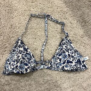 La Vie En Rose Bikini Top. Size Medium. Blue